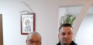 A găsit un portmoneu cu bani și acte și l-a predat la poliție