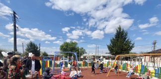 FOTO Două locuri de joacă pentru copii, deschise la Suraia