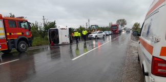 Muncitori care lucrează la o fabrică de confecții din Focșani, implicați într-un grav accident pe E85