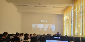 FOTO Dacian Cioloș le-a vorbit liceenilor de la ”Colegiul Național Al. I. Cuza” în cadrul proiectului EPAS- Școli Ambasador ale Parlamentului European