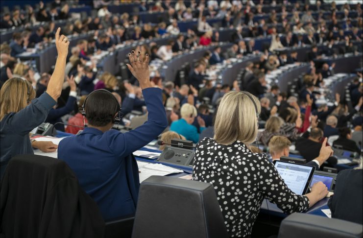 Bugetul UE pe 7 ani: 2 trilioane de euro / Domenii prioritare și pentru România: agricultura, apărarea, coeziunea, competitivitatea