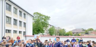 Polițiștii și jandarmii vrânceni, în mijlocul elevilor de la Școala ”Duiliu Zamfirescu” Focșani