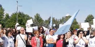 Guvernul a schimbat regulile de intrare în grevă chiar în timpul protestului profesorilor