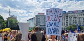 Economedia: Guvernul ar putea tăia din cheltuielile nejustificate pentru a majora salariile cadrelor didactice