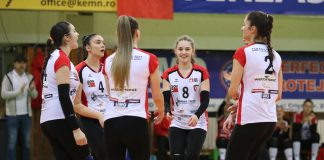 Volei junioare: fetele Focșaniului, înfrângere la limită în fața clujencelor