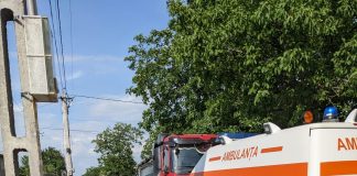 Fetiță pe bicicletă, lovită mortal de un camion