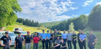 Octogenară găsită după 3 ore de căutări prin pădure