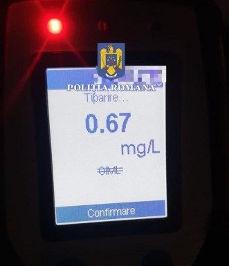 Dosar penal pentru un șofer prins băut la volan, aproape de miezul nopții