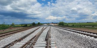 CFR: viteza medie a trenurilor, redusă cu 20-30 km/h din cauza caniculei. La nivelul liniei ferate sunt peste 50 de grade celsius