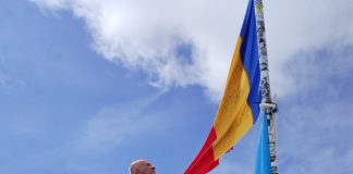 Pasionați de munte, jandarmul vrâncean Florin Sima și soția acestuia au atins cele mai înalte vârfuri din România, Grecia și Bulgaria