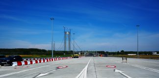 Reguli pentru traversarea podului suspendat de la Brăila: viteza maximă 80 km/h, fără bicicliști și pietoni, trafic închis noaptea, pe timpul săptămânii