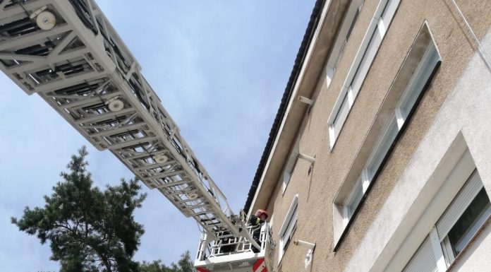 ULTIMA ORĂ Alertă de incendiu la un apartament din Focșani