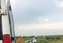 Patru persoane rănite după ce s-au răsturnat cu mașina pe E85