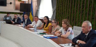 Angajații din Finanțe nu mai protestează. Sindicaliștii au acceptat, deocamdată, propunerile ministrului Boloș