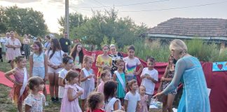 FOTO Jocuri, concursuri și premii delicioase pentru copiii din Nănești