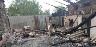 FOTO Familie cu 6 copii, rămasă pe drumuri în urma unui incendiu