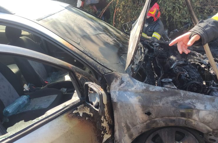 O mașină a luat foc in Focșani