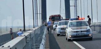 Prima tentativă de sinucidere de pe podul suspendat peste Dunăre