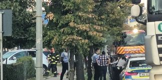 ULTIMA ORĂ FOTO Trafic îngreunat la intrarea în Focșani dinspre Golești. Un șofer a ajuns cu mașina în curtea unei firme