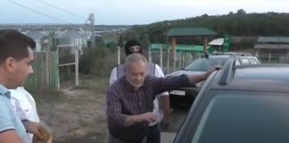 VIDEO Momentul în care polițiștii opresc mașina lui Dumitru Buzatu, cu geanta de bani în portbagaj