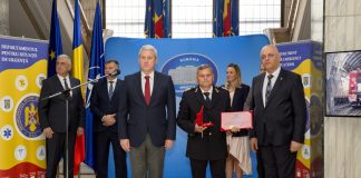 FOTO Pompier vrâncean recompensat cu Emblema de Onoare a Departamentului pentru Situații de Urgență