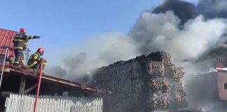 VIDEO Focul de la Slobozia Ciorăști se manifestă pe o suprafață de 1.000 mp
