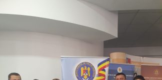 FOTO Polițiștii și-au promovat meseria la bursa locurilor de muncă. Duminică este programată o acțiune și la Crângul Petrești
