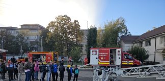 FOTO Pompierii vrânceni, întâlniri cu elevii în cadrul programului ”Școala altfel”