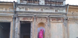FOTO Bătaie de joc la un monument istoric din Focșani