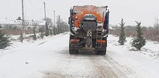 Se circulă pe drumurile județene și naționale din județ. Utilajele de deszăpezire sunt pe teren