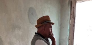 VIDEO-FOTO Persecutat de comuniști, umilit de autoritățile de azi. Focșăneanul Viorel Ciubuc a primit o locuință insalubră și fără utilități, ca măsură compensatorie pentru anii în care a fost terorizat