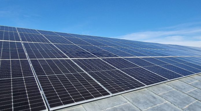 Vrancea e sub un soare cu dinți: cum stăm cu instalarea de panouri solare – câtă energie dau în rețea vrâncenii