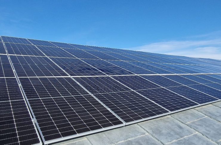 Vrancea e sub un soare cu dinți: cum stăm cu instalarea de panouri solare – câtă energie dau în rețea vrâncenii