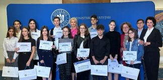 FOTO Câștigătorii Concursului Național ”Legile se aplică și pe net”, premiați de Ministerul Justiției. Printre premianți, elevi de la Colegiul Pedagogic din Focșani