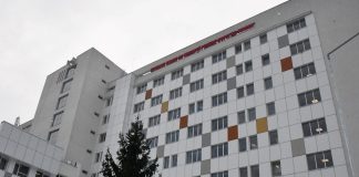 Veste bună: după 24 de ore de intervenții chirurgicale, fata rănită de tren la Adjud are șanse de recuperare