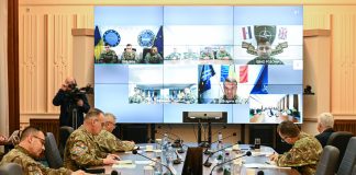 Videoconferință a conducerii MApN cu echipele de comandă ale detașamentelor aflate în misiuni externe / Peste 900 de militari români sunt, acum, în misiuni