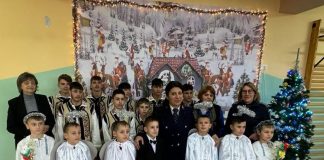 VIDEO-FOTO Polițiștii vrânceni au fost cu daruri la prietenii lor de la Centrul Școlar Măicănești