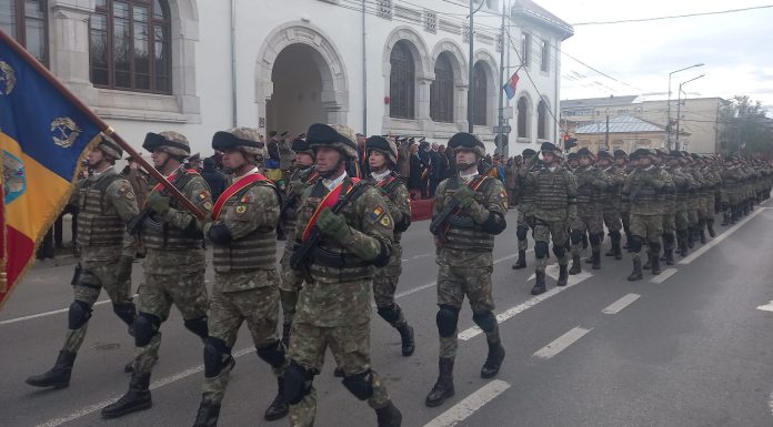 Ziua Națională a României, sărbătorită la Focșani / Trafic blocat pe un tronson din strada Cuza Vodă / Diseară se aprind luminițele de sărbători