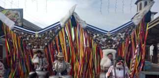 FOTO-VIDEO Mascații din Păunești au alungat spiritele rele ale anului trecut și au întâmpinat noul an