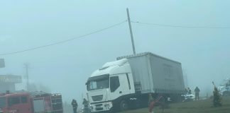 S-a oprit cu tirul în sensul giratoriu