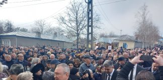 FOTO: Premierul Marcel Ciolacu și președintele Senatului, Nicolae Ciucă, prezenți la înmormântarea președintelui Consiliului Județean Vrancea, Cătălin Toma