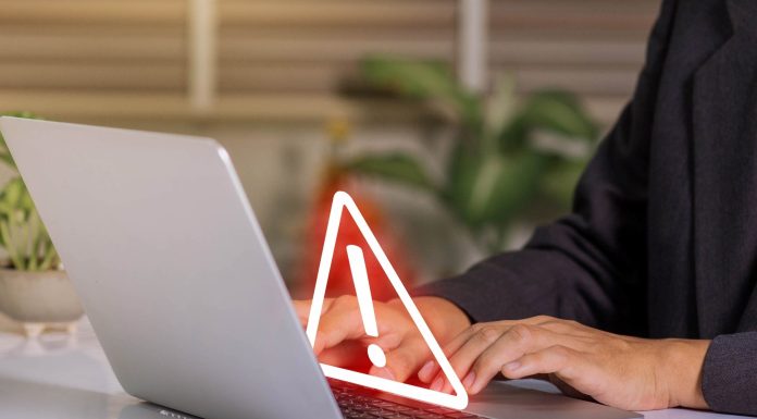 Cinci greșeli online care te pot costa. Le faci fără să-ți dai seama!