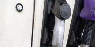 Comisarii de la Protecția Consumatorilor au dat amenzi și la Lukoil. Patru stații au fost închise temporar