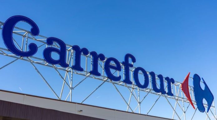 Oficial: Proprietarii Dedeman cumpără rețeaua Carrefour România