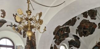 FOTO Șapte deținuți de la Penitenciarul Focșani în vizită la Mănăstirea Dălhăuți