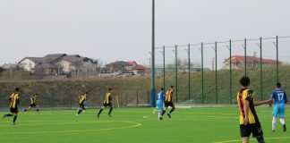 Victoria Gugești și CSM Adjud, la egalitate în fruntea Superligii Vrancei de fotbal