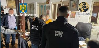 VIDEO-FOTO Rețea de trafic de migranți, destructurată. Migranții erau aduși cu barca din Bulgaria și scoși din România cu mașini de marfă