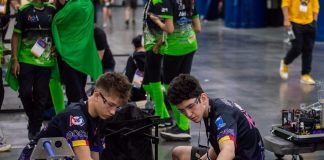 FOTO AICitizens a câștigat primul meci la Campionatul Mondial de Robotică din SUA