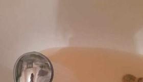 Cetățeni nemulțumiți au inițiat o petiție online: ”Vrem APĂ nu NĂMOL la Adjud”