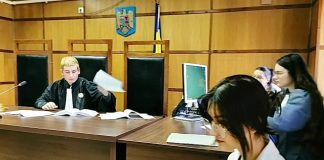 FOTO Elevii focșăneni, cu roluri diverse în sala de judecată